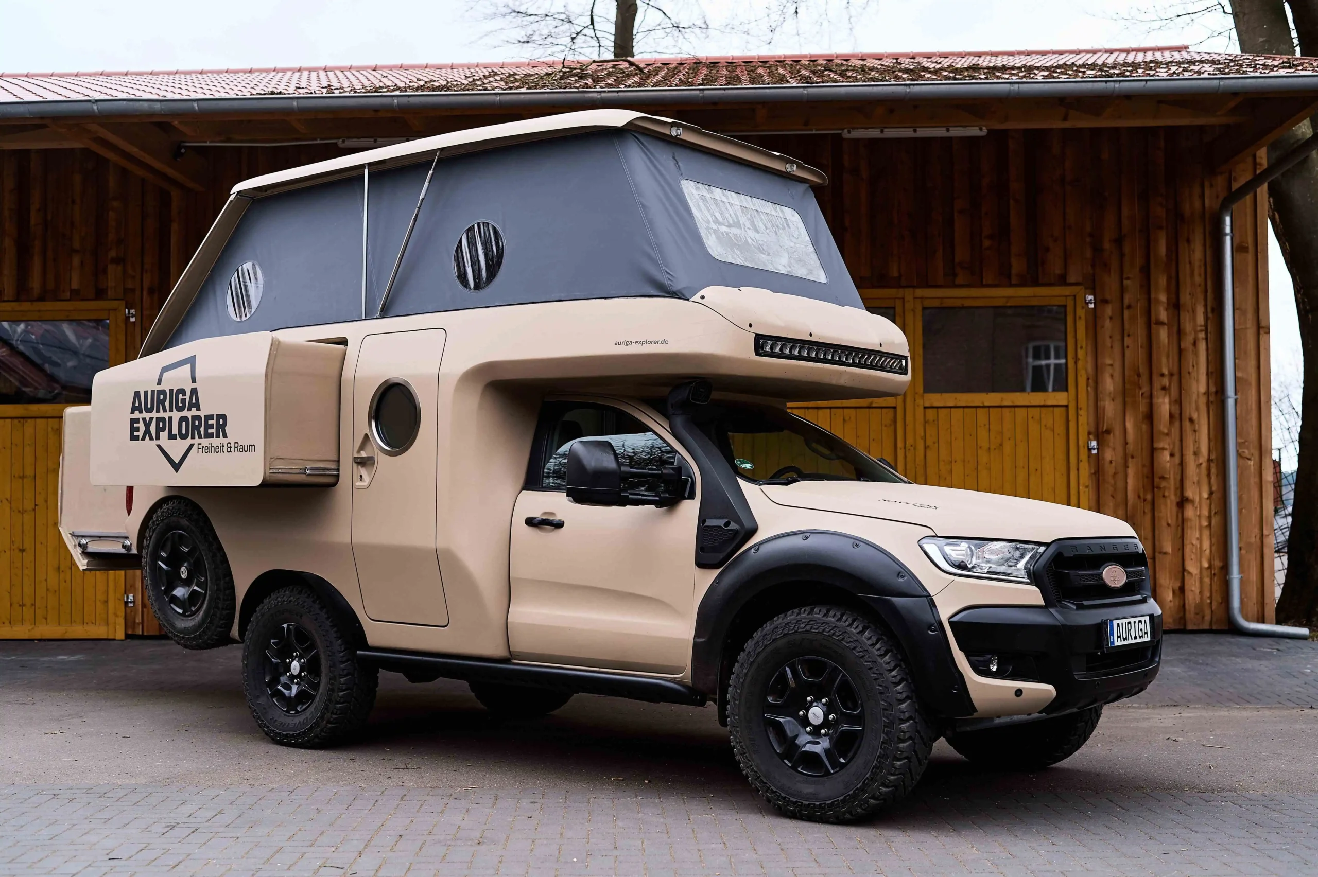 - MotorGuru.cz Ford Explorer/Voyager