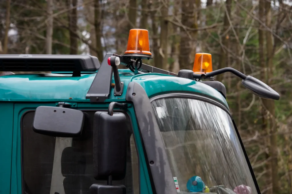 - MotorGuru.cz Oranžové majáky jen upozorňují na to, že se zde právě pracuje.