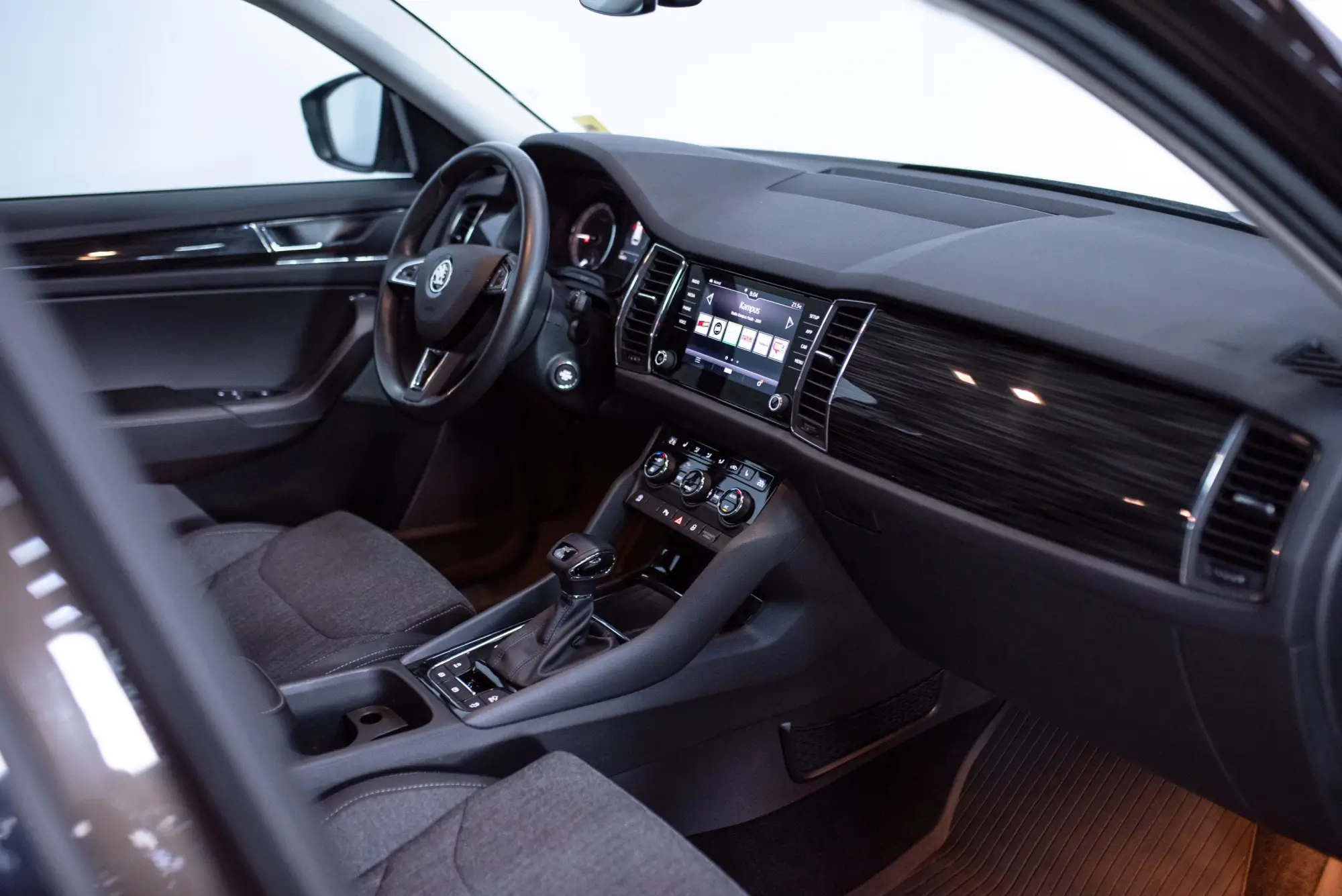 - MotorGuru.cz Kodiaq interiér