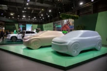 Výstavní plocha Škody s koncepty moderních crossoverů a elektromobilů