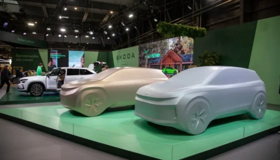 Výstavní plocha Škody s koncepty moderních crossoverů a elektromobilů