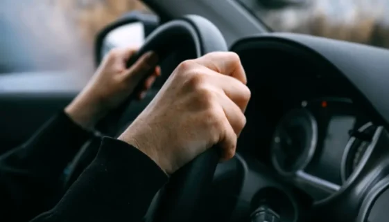 Soustředění za volantem je klíčem k bezpečné jízdě