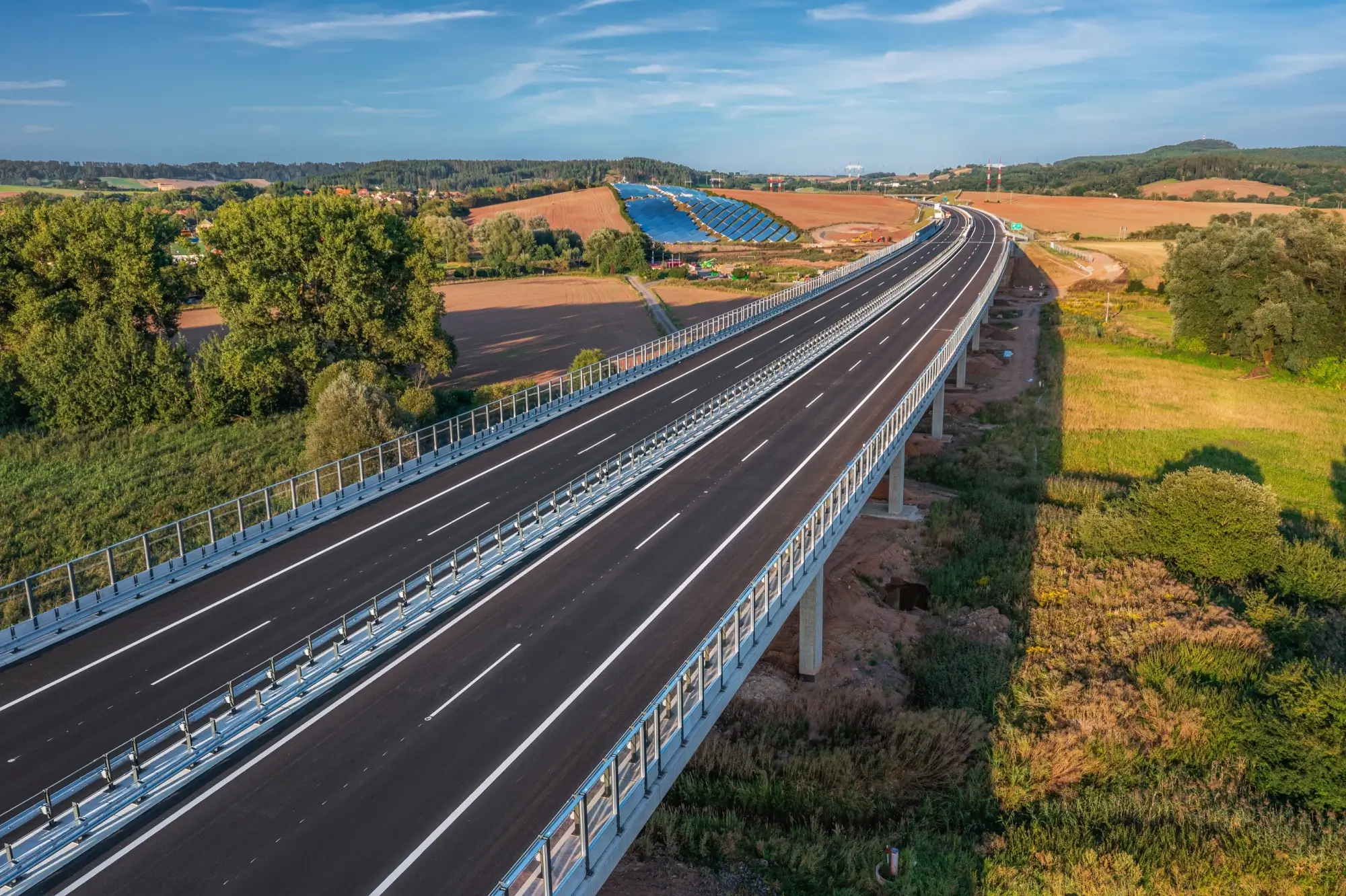 - MotorGuru.cz Pohled na českou dálnici.