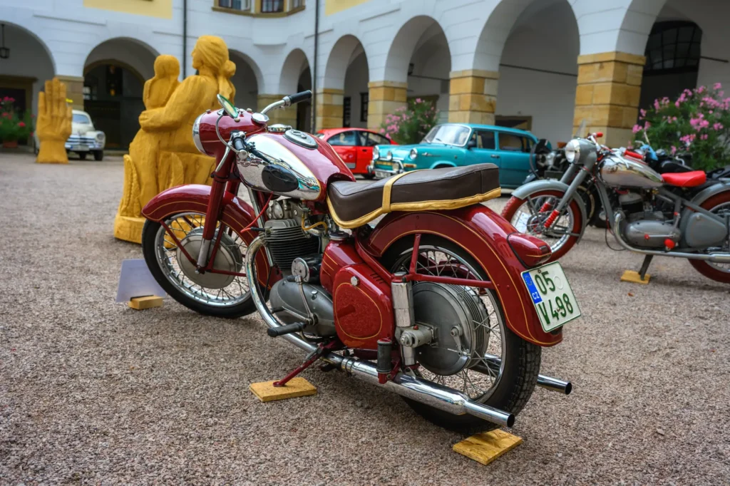 - MotorGuru.cz I dnes můžete potkat rumpál na silnici.
