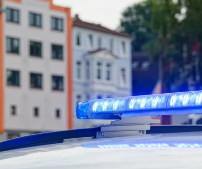 Modrý maják a právo absolutní přednosti.