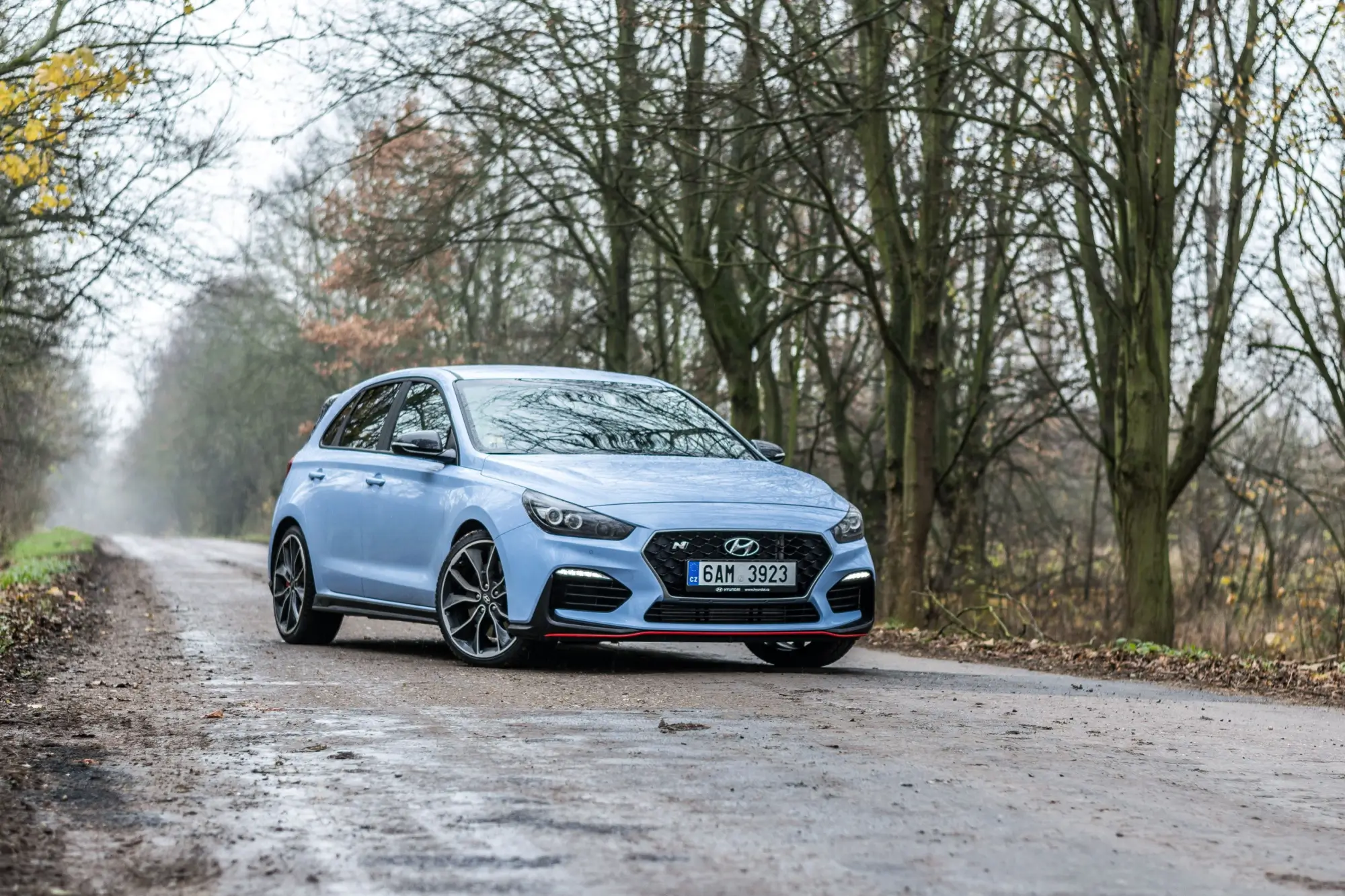 - MotorGuru.cz Hyundai i10 - jedno z vhodných aut nejen pro ženy.