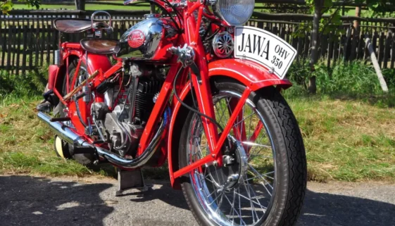 Jawa 350 byla nejen díky letním komediím v ČSR hitem.