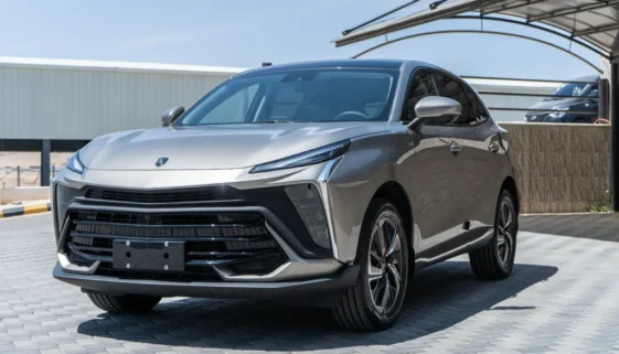 Moderní čínské SUV se sportovním vzhledem a odvážnou maskou