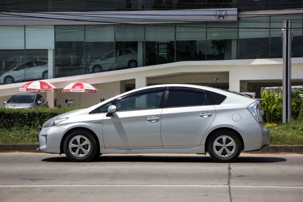 - MotorGuru.cz Toyota Prius