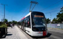 Tramvaj Škoda 52T při zkušební jízdě.