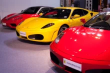 vozidla Ferrari na výstavě