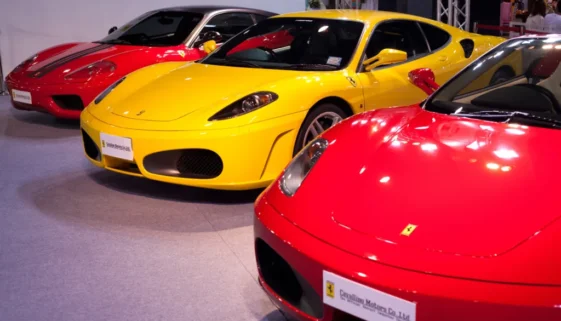 vozidla Ferrari na výstavě