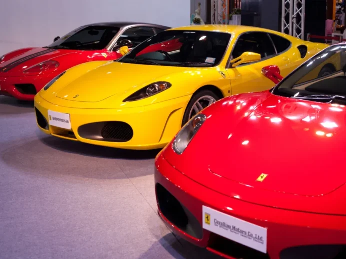 vozidla Ferrari na výstavě