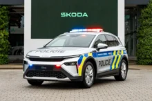 Elektromobil Škoda Elroq ve služebních barvách Policie ČR