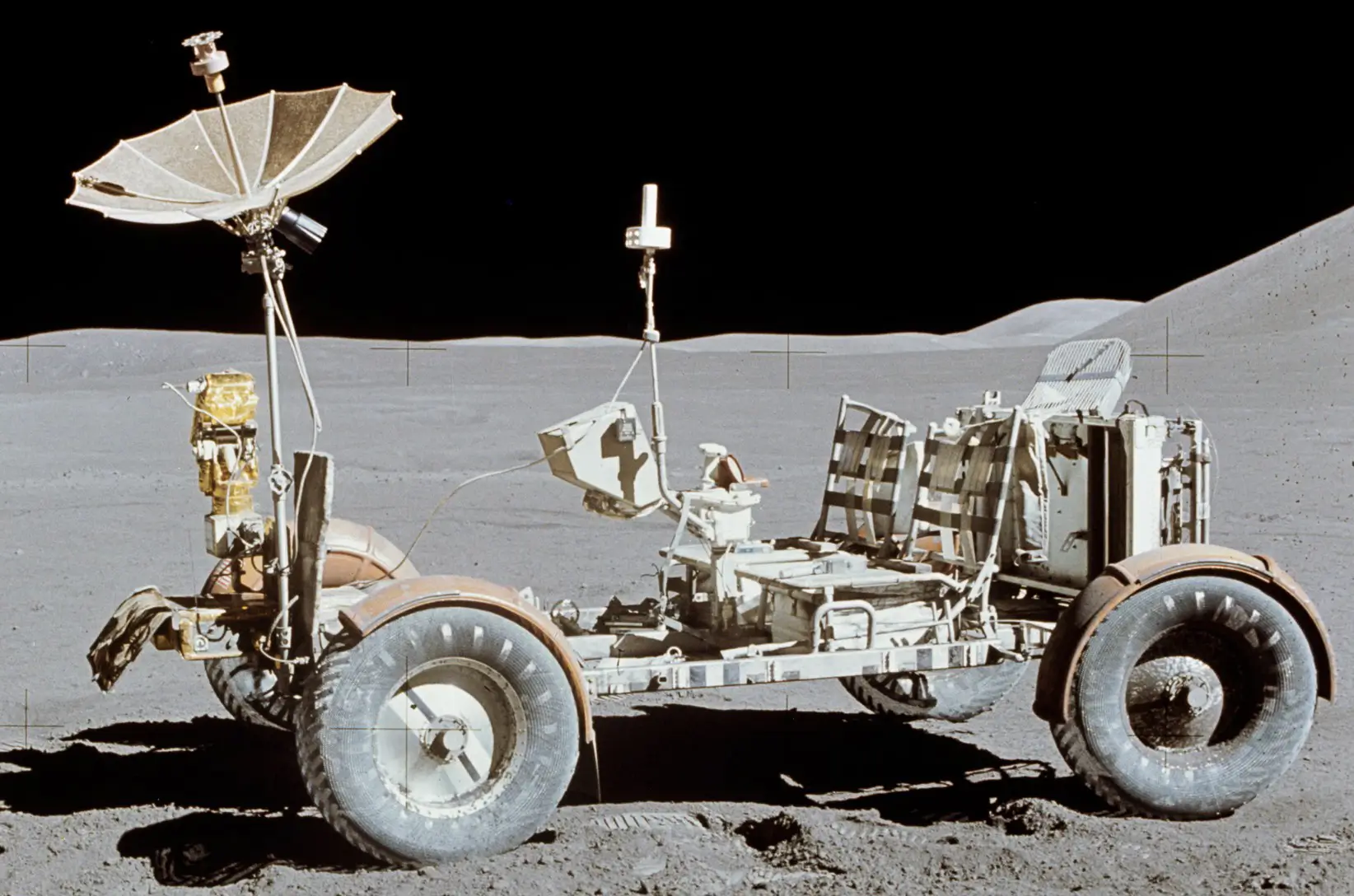- MotorGuru.cz Apollo 15 Lunar Rover