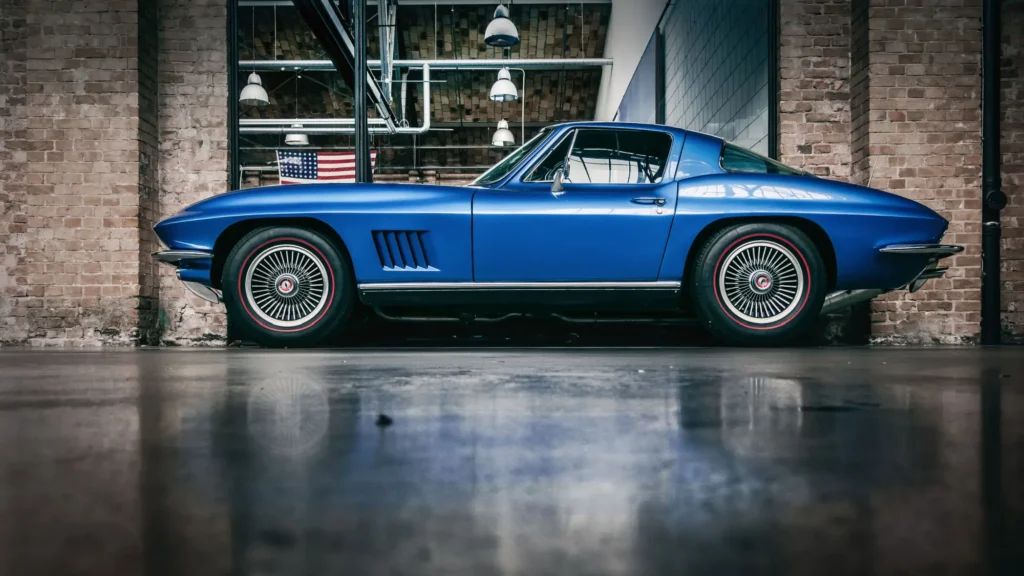 - MotorGuru.cz Právě modrou si vybral Armstrong pro svůj vůz.