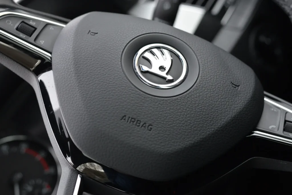 Za vysokou bezpečností stojí i airbagy. 