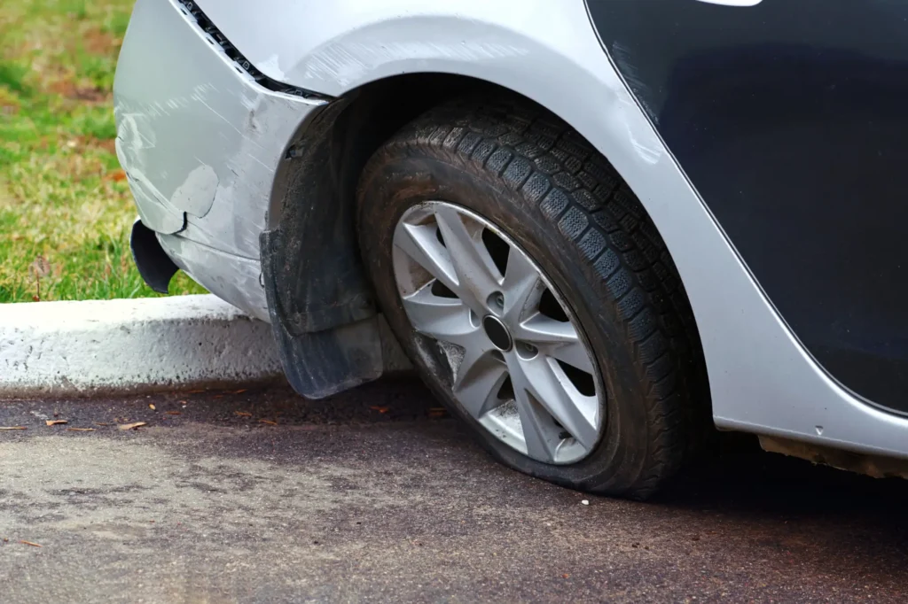 - MotorGuru.cz Ulomené kolo je za provozu velmi nebezpečné.