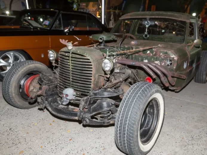 Rat rod patří mezi oblíbený styl úpravy auta.