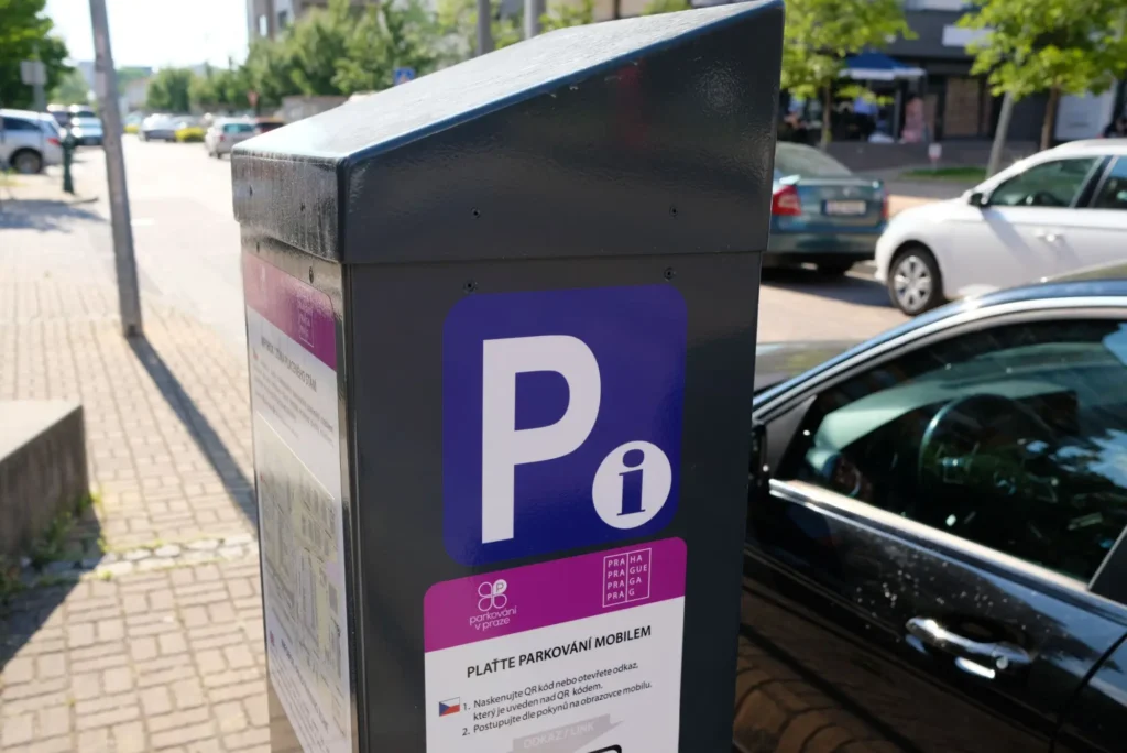 - MotorGuru.cz Obezřetní buďte i při platbě parkování.