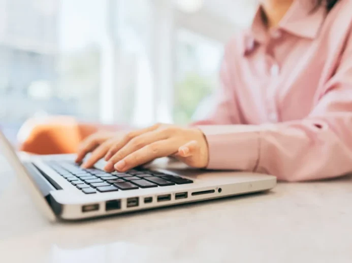 Žádost o řidičský průkaz jednoduše vyplníme za pár minut.