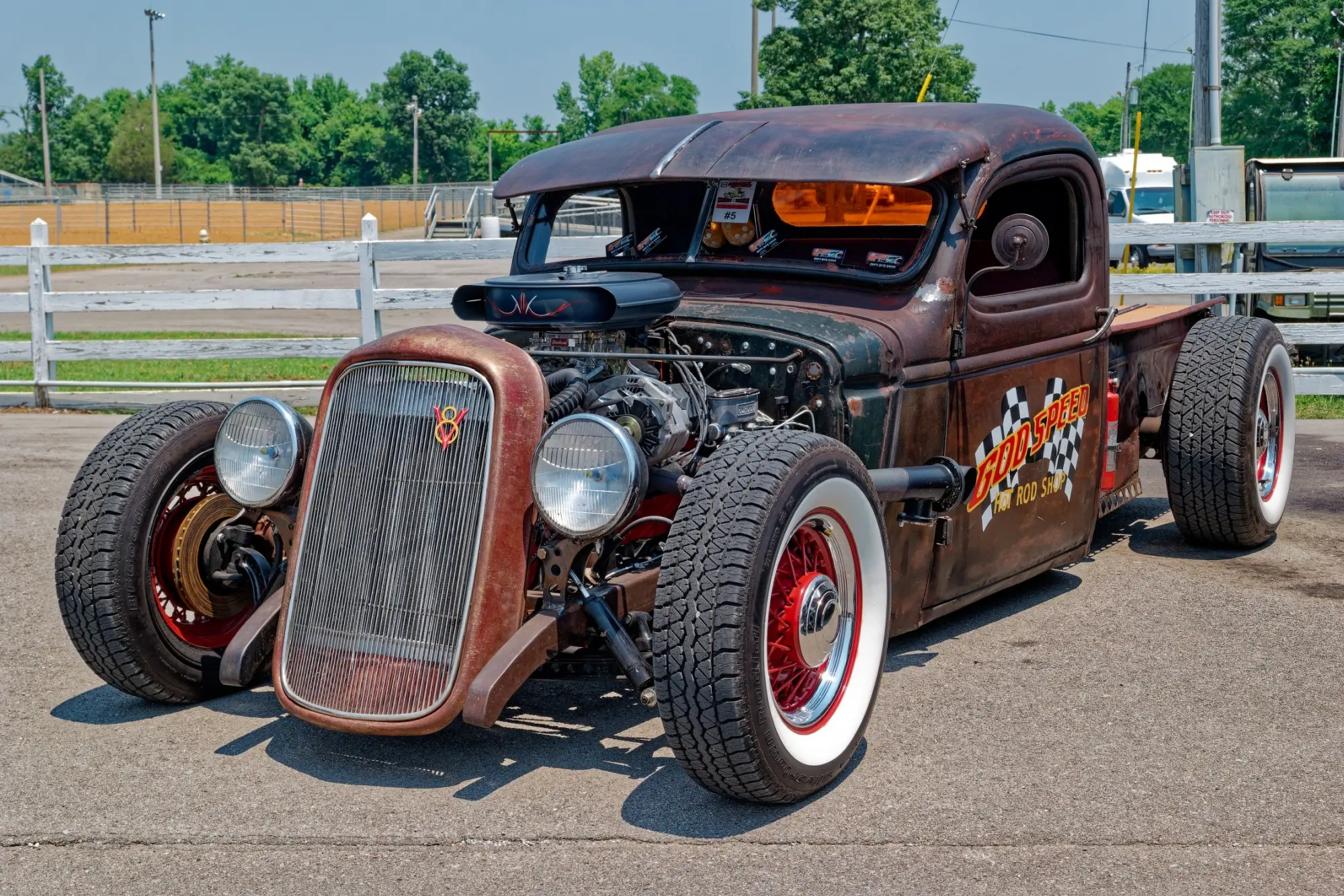 Typický rat rod na přehlídce v USA 2023.