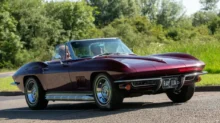 Chevrolet Corvette Sting Ray 1967 je právem považován za nejpovedenější model.