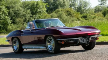 Chevrolet Corvette Sting Ray 1967 je právem považován za nejpovedenější model.