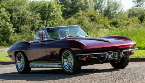 Chevrolet Corvette Sting Ray 1967 je právem považován za nejpovedenější model.