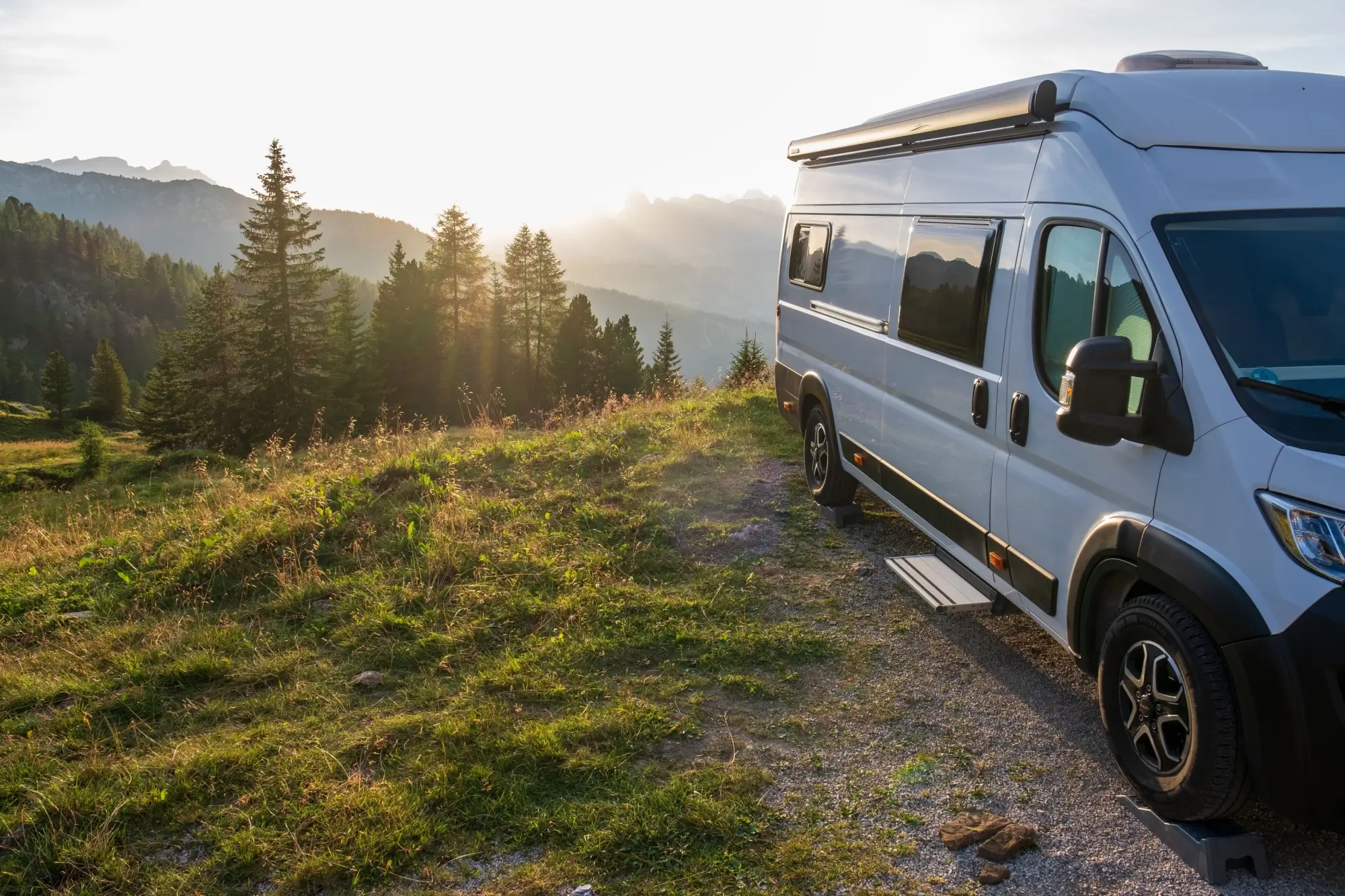 - MotorGuru.cz Karavan v horách