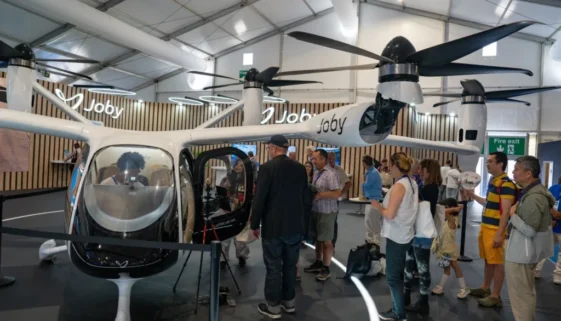 Létající taxi na technickém veletrhu.