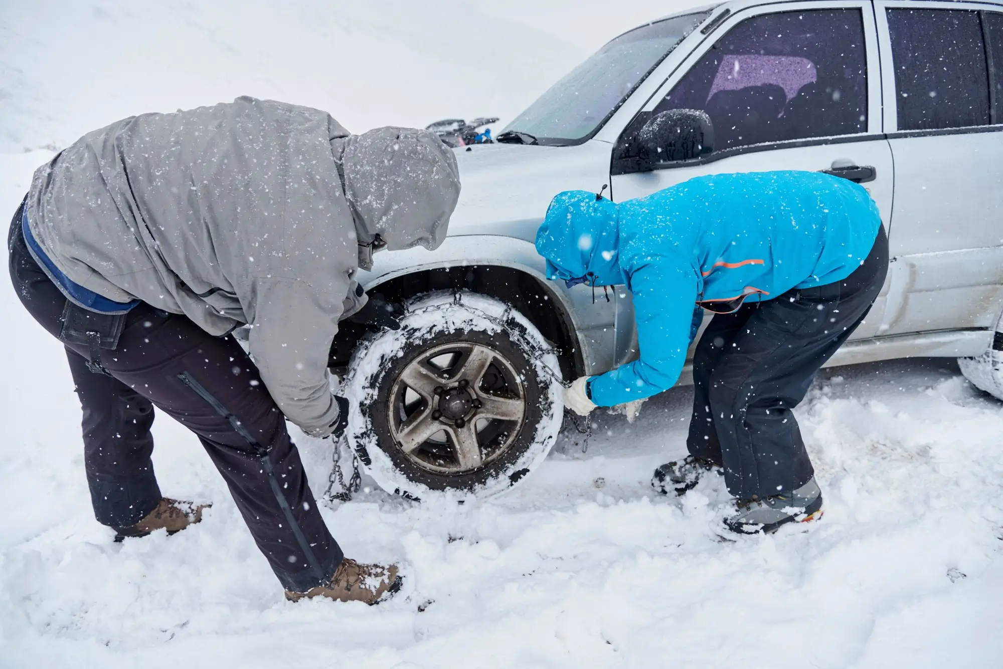 - MotorGuru.cz Nasazování klasických ocelových řetězů může být pro začátečníky poměrně oříšek.