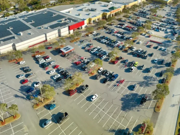 Největší chyby na parkovišti u supermarketu vás mohou zruinovat.