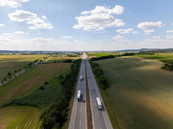 Za jízdu po dálnici si od nového roku opět trochu připlatíme.