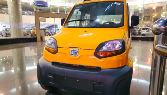 Bajaj Qute má skutečně výstřední vzhled