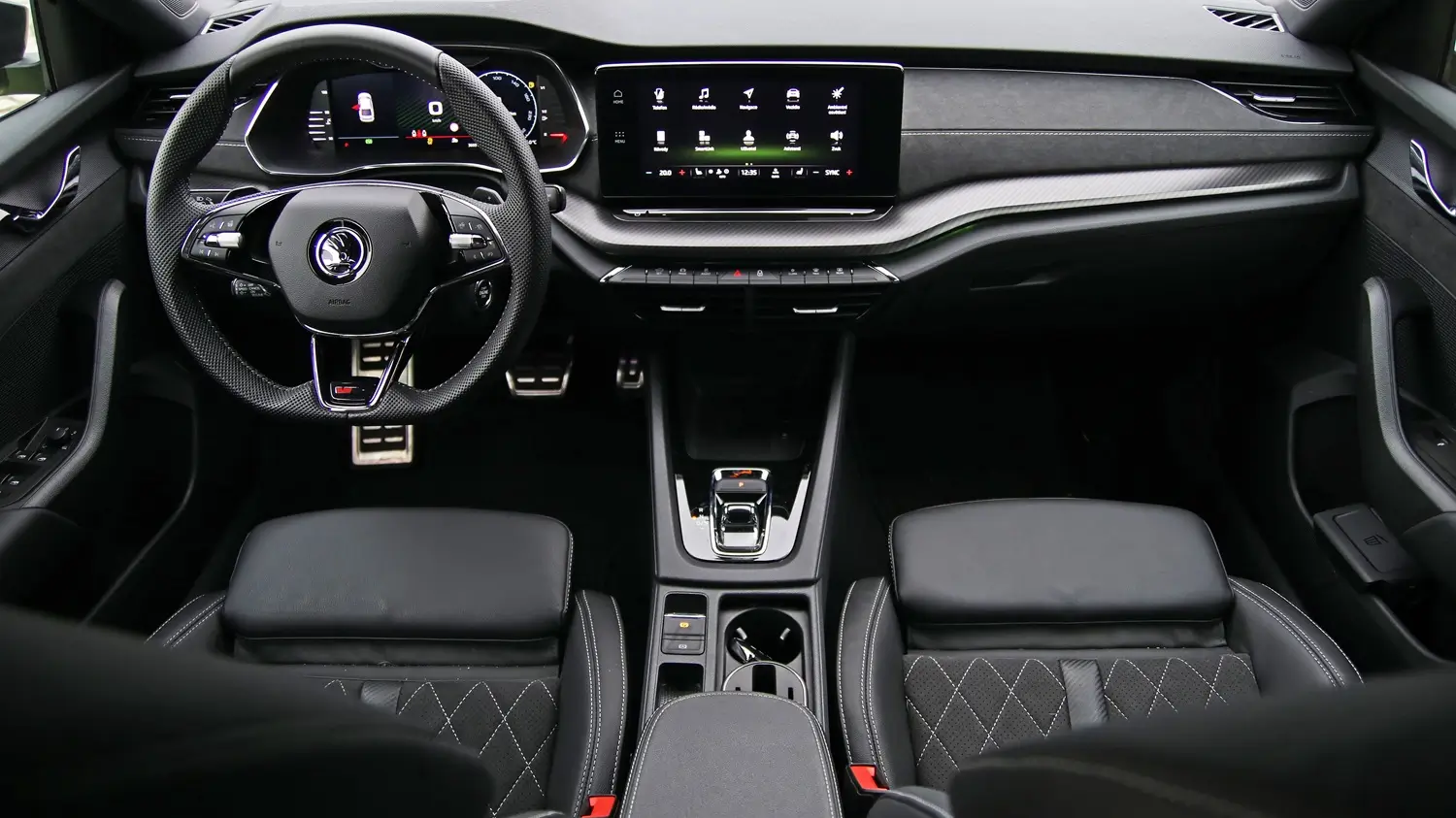 vnitřek Škody Octavia