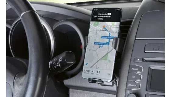 Lidl má aktuálně v nabídce řadu praktických pomocníků do auta za pár korun.