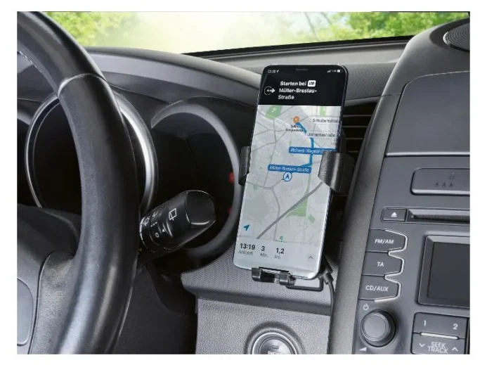 Lidl má aktuálně v nabídce řadu praktických pomocníků do auta za pár korun.