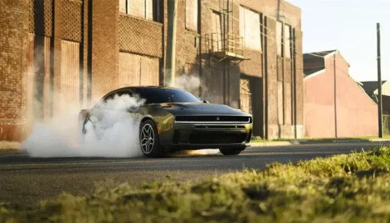 Dodge Charger přijde na trh už prosinci 2025