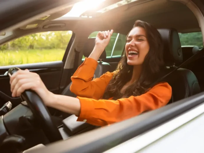 Žena za volantem, zpívá si