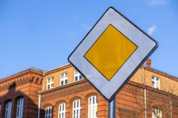 Značka hlavní komunikace