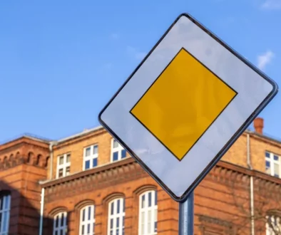 Značka hlavní komunikace