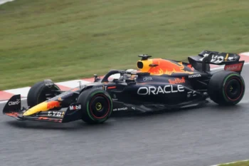Max Verstappen na trati ještě jako úřadující mistr.