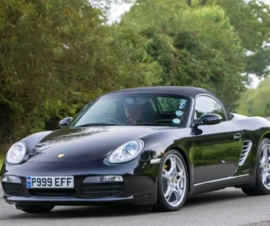 Porsche Boxster patří k nejlevnějším modelům slavné automobilky.