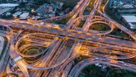 Architektonicky působivá křižovatka