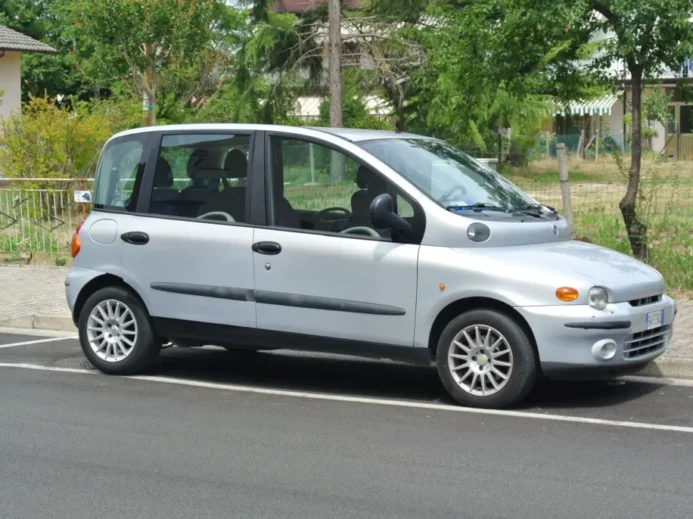 Fiat Multipla, stříbrný