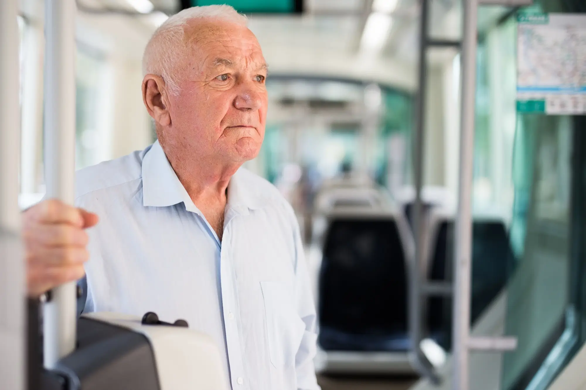 - MotorGuru.cz Mnozí senioři upřednostňují naopak v MHD stát.