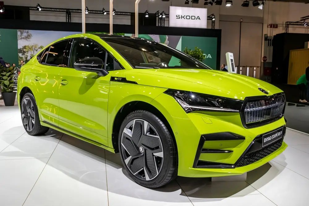 Při výběru vozidla v rámci Škoda Explore máte řadu možností. Mezi nimi sportovce laděné Enyaq Coupé RS.