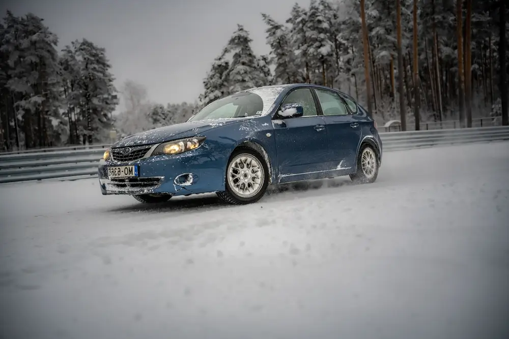 - MotorGuru.cz Smyk vozu v zimě