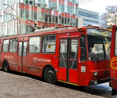 Škoda 14Tr jezdila také u našich východních sousedů v Bratislavě.